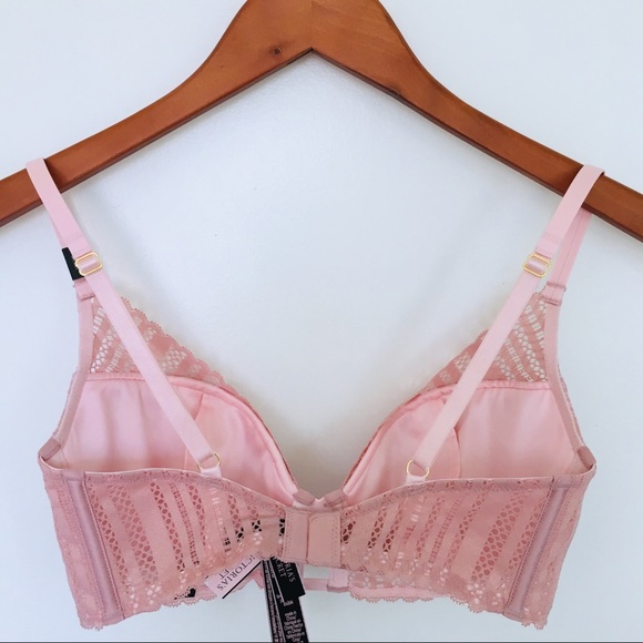 ⭐️NWT⭐️Victoria’s Secret Luxe Lace Plunge Bra - Picture 4 of 6